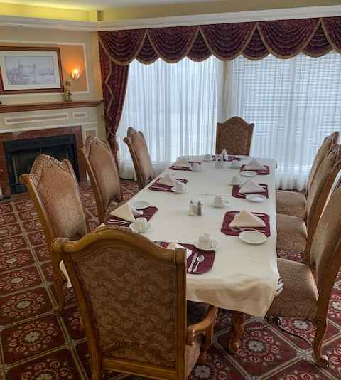 Elegant dining rooms at the Waterford of Summerlea